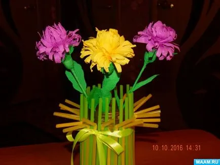 flori Aster de hârtie ondulat