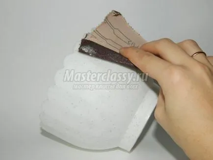 Decupaj glastră din plastic