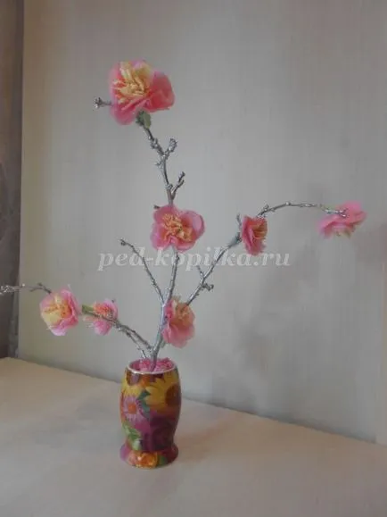 Blooming cires crenguță cu propriile sale mâini