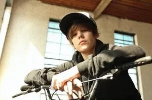 Zece factori popularitate de Dzhastina Bibera (Bieber) Zece factori de popularitate Dzhastina Bibera