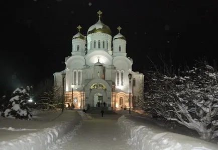 Manastirea Diveevo din regiunea Nijni Novgorod - - Diveevo cum se ajunge acolo, adresa și numărul de telefon, funcționarul (Diveevo) Manastirea Diveevo din regiunea Nijni Novgorod - - Diveevo cum se ajunge acolo, adresa și numărul de telefon, funcționarul