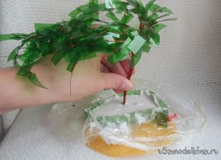 Arbori din sticle de plastic