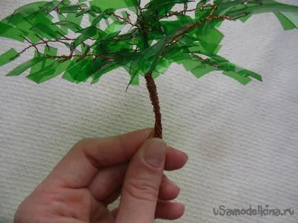 Arbori din sticle de plastic
