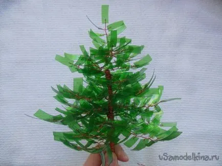 Arbori din sticle de plastic