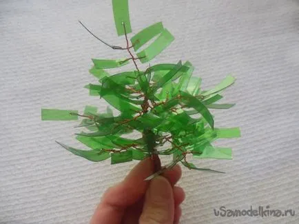 Arbori din sticle de plastic