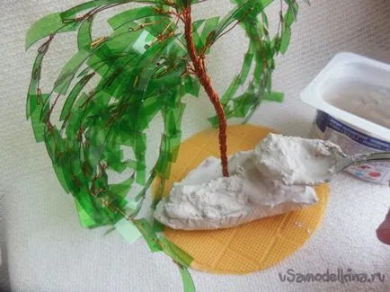 Arbori din sticle de plastic