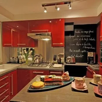 Proiectare bucătărie roșu 33 de idei și fotografii de interior, mobilier și decor luminos (culori) Proiectare bucătărie roșu 33 de idei și fotografii de interioare luminoase, mobilier, decor