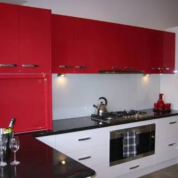 Proiectare bucătărie roșu 33 de idei și fotografii de interior, mobilier și decor luminos (culori) Proiectare bucătărie roșu 33 de idei și fotografii de interioare luminoase, mobilier, decor