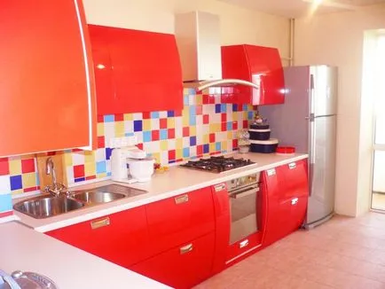 Red interior fotografie bucătărie cu care să combine tonuri, idei uhni mici (proiectare) Design-imagine bucătărie roșu în interior, cu care să combine tonurile, idei uhni mici