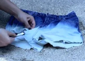 pantaloni scurti din denim cu mâinile sale (pantaloni scurți) pantaloni scurti din denim cu mâinile sale