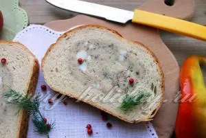Loaf umplute cu reteta de conserve de pește, cu o fotografie (piper negru) Loaf umplute cu reteta de conserve de pește, cu o fotografie
