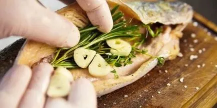 Trout coapte în cuptor (în ansamblu, în folie) rețete