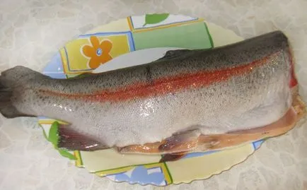 Trout coaptă în cuptor în folie