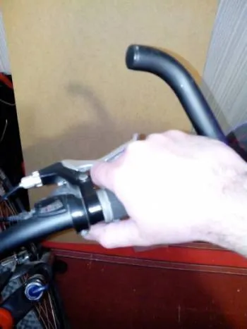 Mandrina pentru un tipuri de dispozitive de biciclete și scopul (de frânare necesare patru degete) Mandrina pentru un tipuri de dispozitive de biciclete și destinații