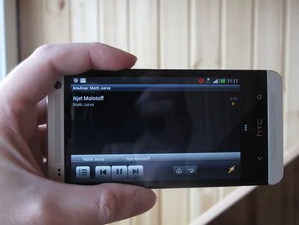Dual sim HTC One, HTC One - o trecere în revistă a aceleiași persoane cu flagships, drăguț, ambiguu