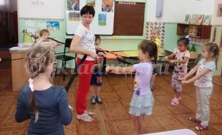 Folosind echipament sportiv non-standard, într-un dhow (non-standard) Folosind echipament sportiv non-standard, într-un dhow