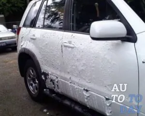 Cum de a elimina rapid vopseaua veche din mașină cu mâinile