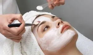 Cum se face curățarea feței în cabina procesul detaliat