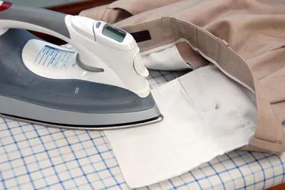 Cum de fier pantaloni sau pantaloni pentru bărbați corect fără tifon