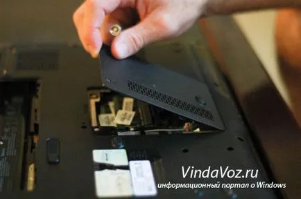 Cum de a adăuga memorie la un (RAM Opțiune Adăugarea) pentru laptop Cum de a adăuga memorie la un laptop