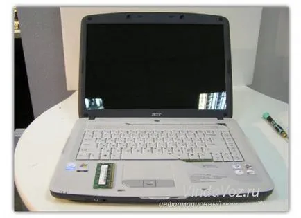 Cum de a adăuga memorie la un (RAM Adăugarea) pentru laptop Cum de a adăuga memorie la un laptop