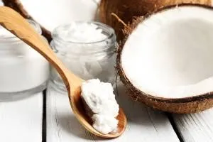 Cum de a folosi ulei de nucă de cocos pentru aplicarea păr de rețete, sfaturi și recenzii (masca de par cu ulei de nucă de cocos) Cum de a folosi ulei de nucă de cocos pentru aplicarea păr de rețete, sfaturi și recenzii