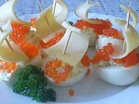 Cât de frumos și original Se servesc caviar