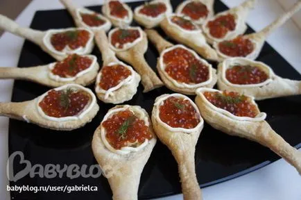 Cât de frumos și original Se servesc caviar