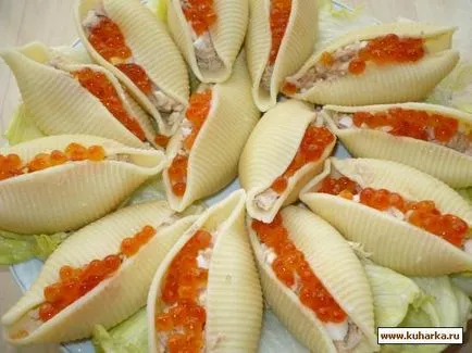Cât de frumos și original Se servesc caviar