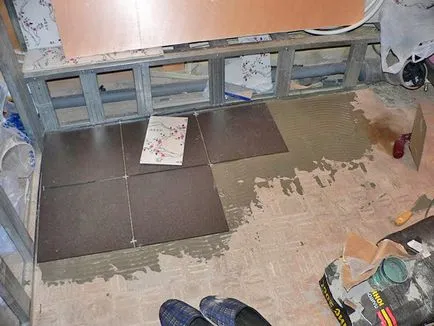 Cum să se stabilească țiglă pe podea, în secvența de baie de lucrări, repararea și proiectarea baie