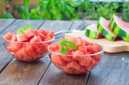Cum să taie un pepene - acasă frumos (pepene verde) Cum să taie un pepene - acasă frumos