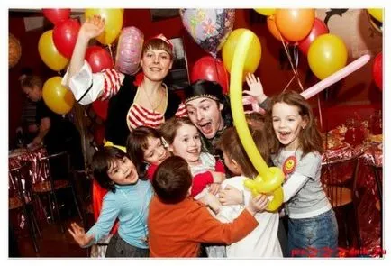Cum de a organiza un bal la grădiniță, fără probleme și costuri