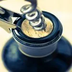 Cum de a deschide un tirbușon de vin, fără a deteriora sticla - instrucțiuni (tirbușon vin deschis) Cum de a deschide un tirbușon de vin, fără a deteriora sticla - instrucțiuni