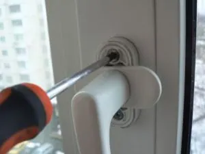Cum să se adapteze ferestrelor din plastic