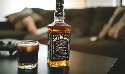 Cum de a bea Jack Daniels video în mod corespunzător, nalivali