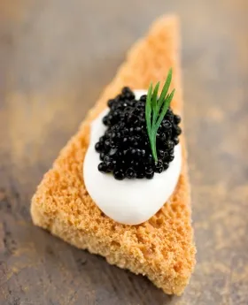 Cum se aplica pentru rețete festive de masă caviar aperitive cu caviar roșu și negru (fișier) Cum se aplica pentru rețete festive de masă caviar aperitive cu caviar roșu și negru