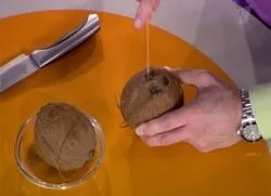 Cum să taie o nucă de cocos 1