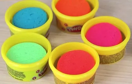 Cum sa faci lut colorat de casă cu mâinile lor