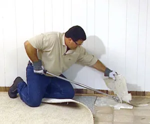 Scoaterea linoleum vechi