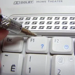Cum de a elimina tastatura de laptop - dreapta, cu propriile lor mâini, cheia