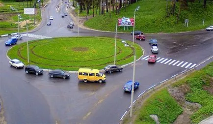 Foarte bine să iei și să treacă un examen intern într-o școală de conducere înainte de a merge la poliție de trafic (pentru a trece) Foarte bine să iei și să treacă un examen intern într-o școală de conducere înainte de a merge la poliția rutieră
