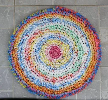 Cum de a lega o saltea de pungi de plastic (pungi de plastic mat) Cum de a lega o saltea de pungi de plastic