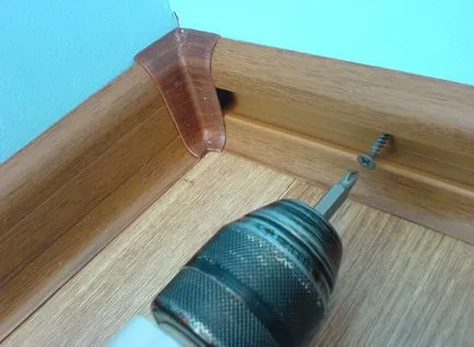 Cum se instalează un soclu pe aplicarea de linoleum, cum se pune pe podea (set) Cum se instalează un soclu pe aplicarea de linoleum, cum să pună pe podea
