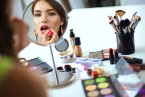 Ca acasă make-up - ghid pas cu pas, fotografii, clipuri video (nuanțe grafit Feather) Ca acasă make-up - ghid pas cu pas, foto, video