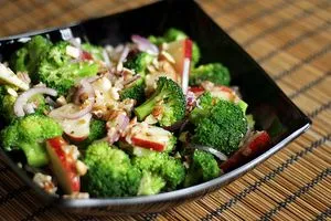 Cum delicioase pentru a găti broccoli într-o tigaie (varza) Cum delicioase pentru a găti broccoli într-o tigaie