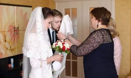 Cum de a întâlni tineri de la biroul registraturii să spună că părinții mirelui
