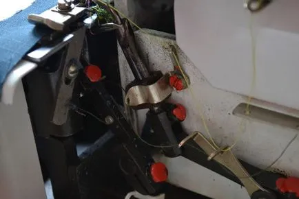 Cum se umple serger, realimentare cu combustibil și trehnitochnogo chetyrehnitochnogo overlock
