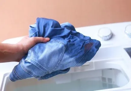 Cum să picteze pata pe blugi înălbitor rapid și eficient (spot) Cum să picteze pata pe blugi înălbitor rapid și eficient