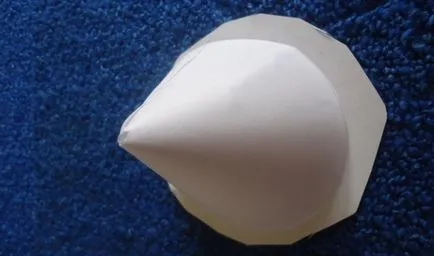 Con de hârtie