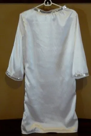 costum de înger cu propriile lor mâini